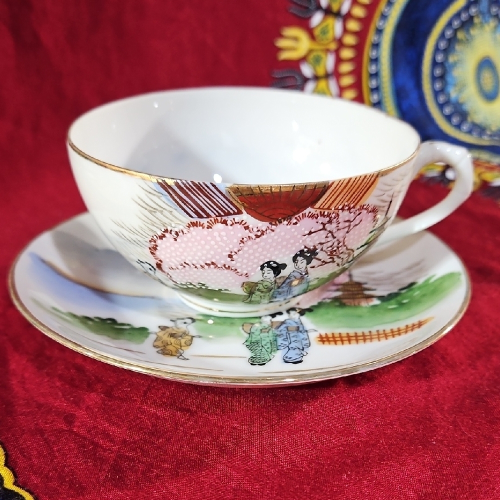 Japanese VTG "Geisha Girl" Tea Cup and Saucer with "Hidden" Lithophane Geisha